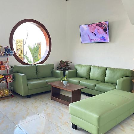 Urbanview Hotel Sakura Kampung Inggris Pare By Reddoorz Екстер'єр фото