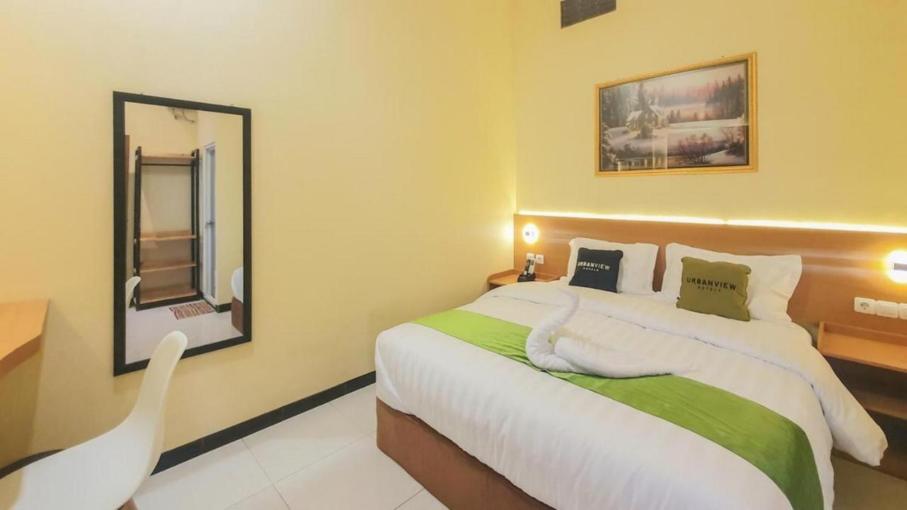 Urbanview Hotel Sakura Kampung Inggris Pare By Reddoorz Екстер'єр фото