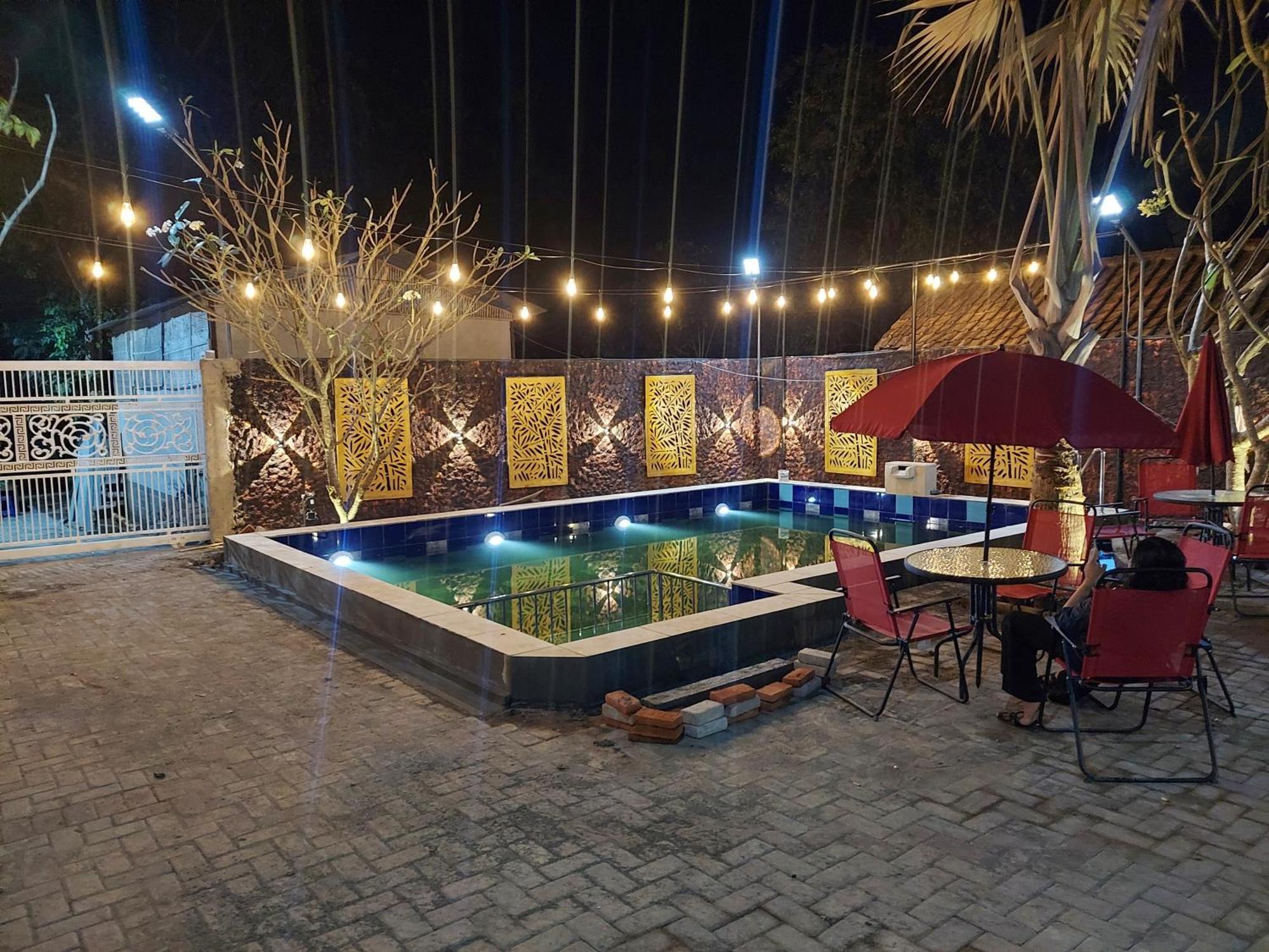 Urbanview Hotel Sakura Kampung Inggris Pare By Reddoorz Екстер'єр фото